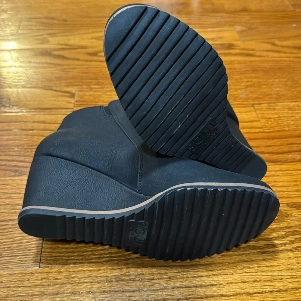 SOUL Naturalizer Black Wedge Ankle Booties